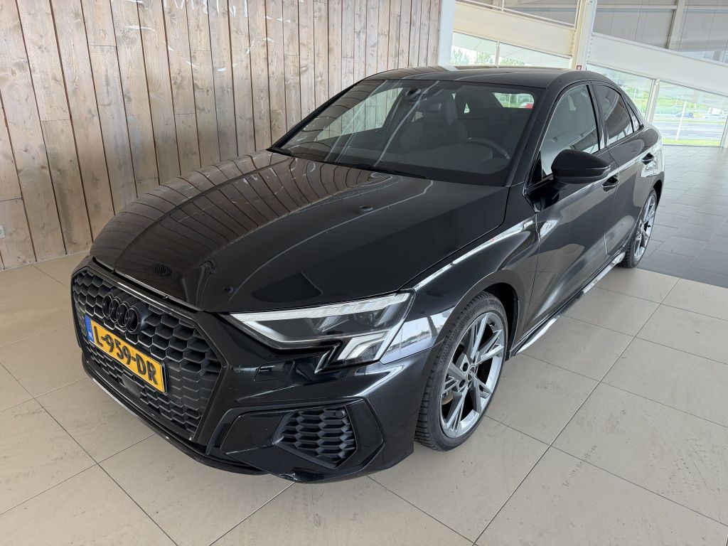 Audi A3 Limousine 30 TFSI S edition