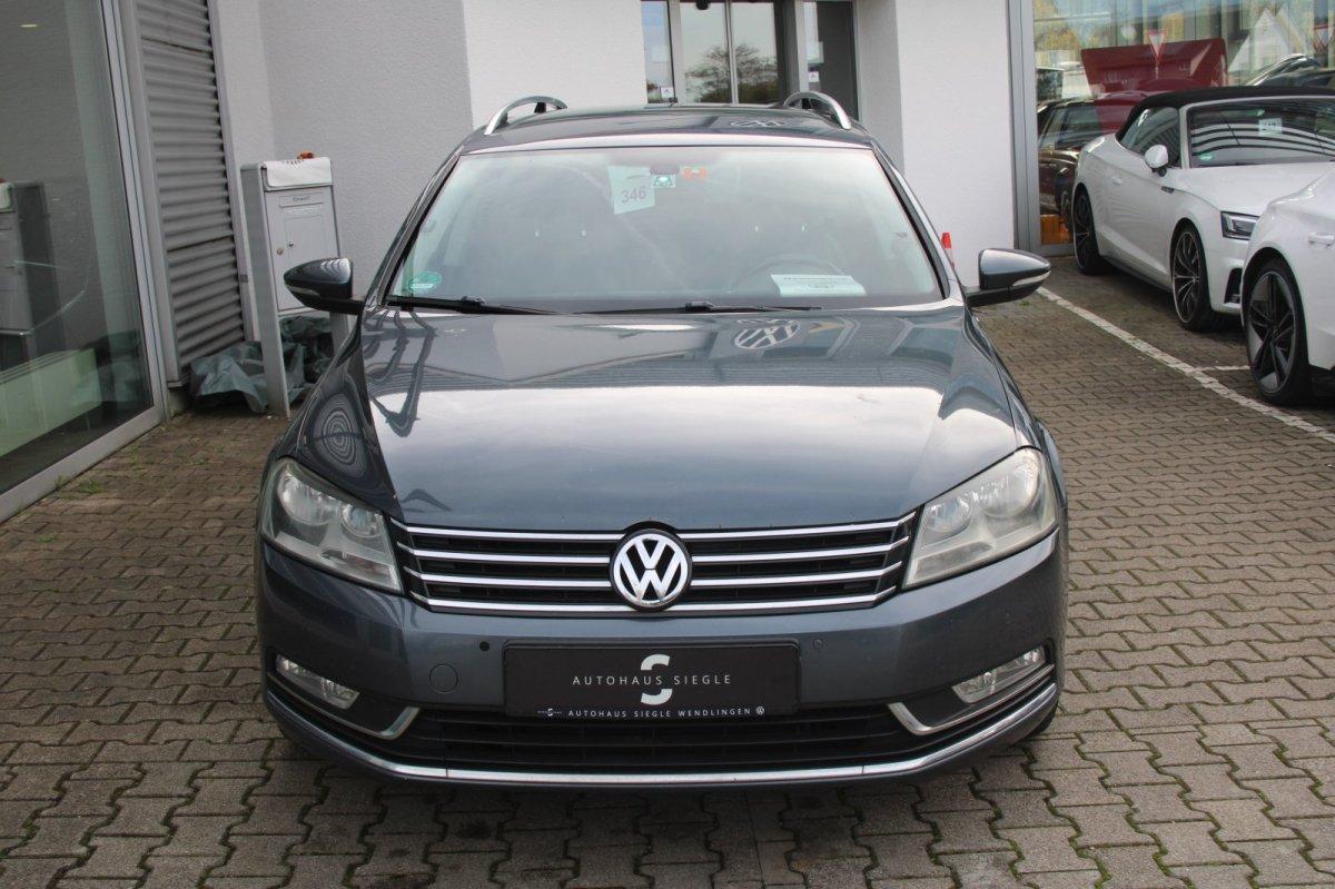 Volkswagen Passat 2012 — interior