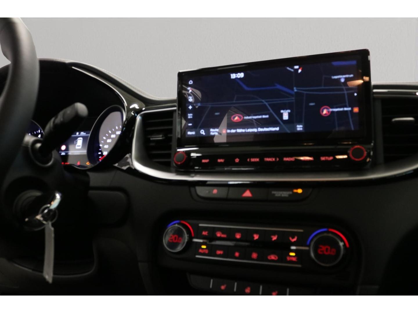 Kia Ceed_sw Vision Kamera PDC Navi SHZ Tempomat Alu
