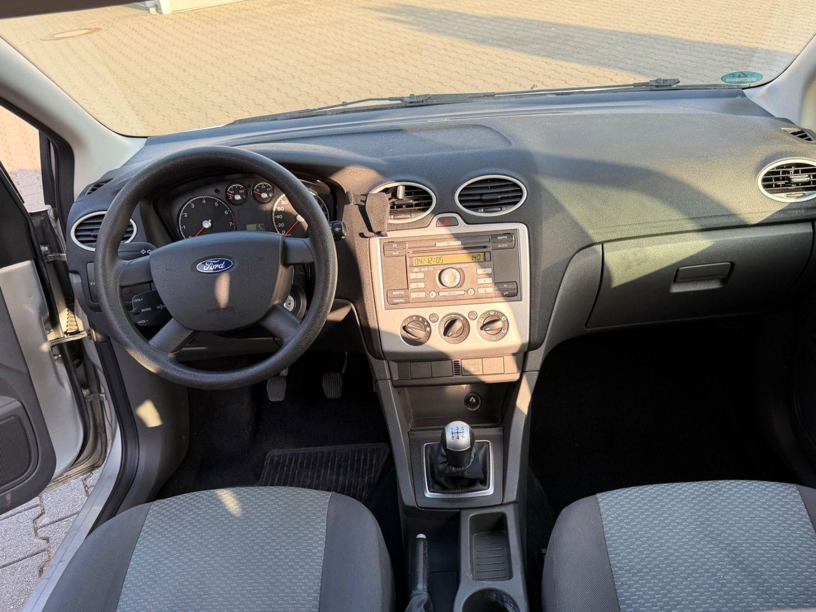 Ford Focus 2006 — photo 8