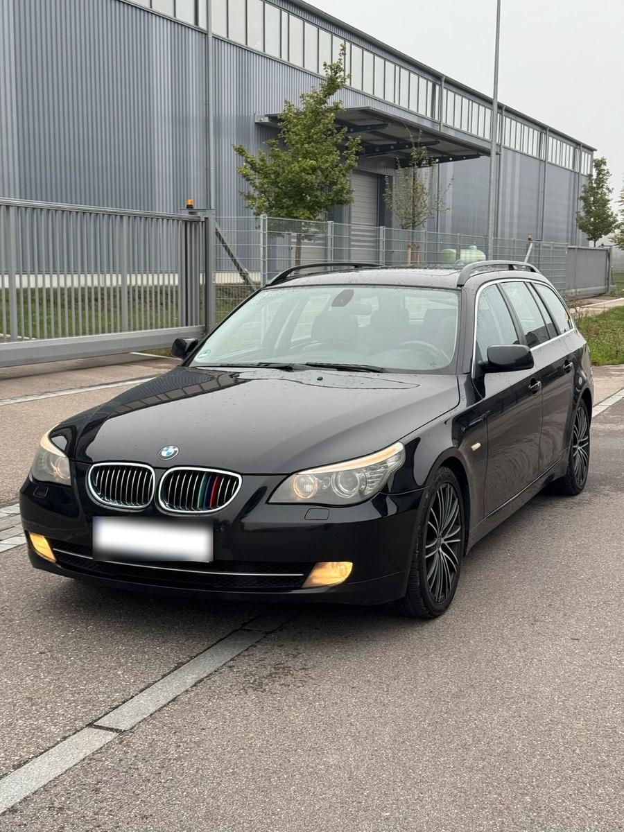 BMW 525 2008 — rear view