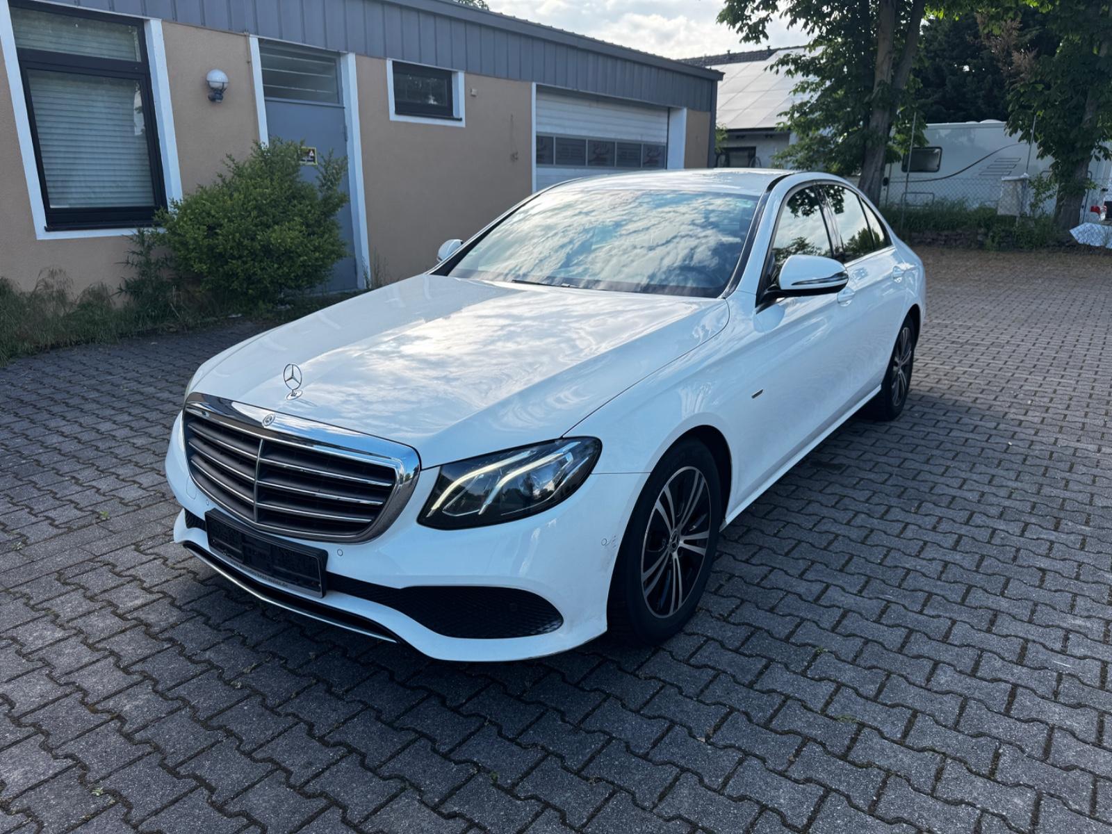 Mercedes-Benz E 200 d SPORT STYLE WIDESCREEN LED KAMERA