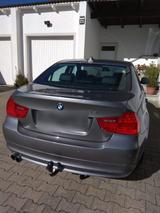 BMW 323i Limousine - BMW 323 mit Benzin-Antrieb: Limousine, Automatik