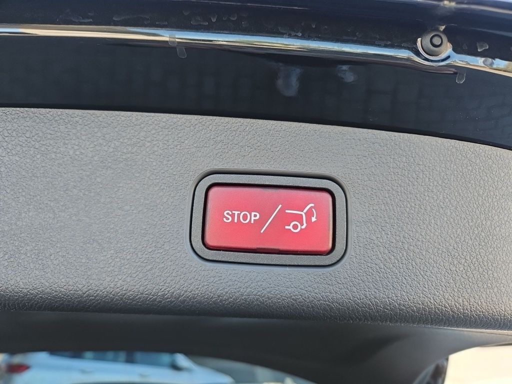 Fahrzeugabbildung Mercedes-Benz GLC 300 4M AMG Night AHK SDHZ Pano Memory LED