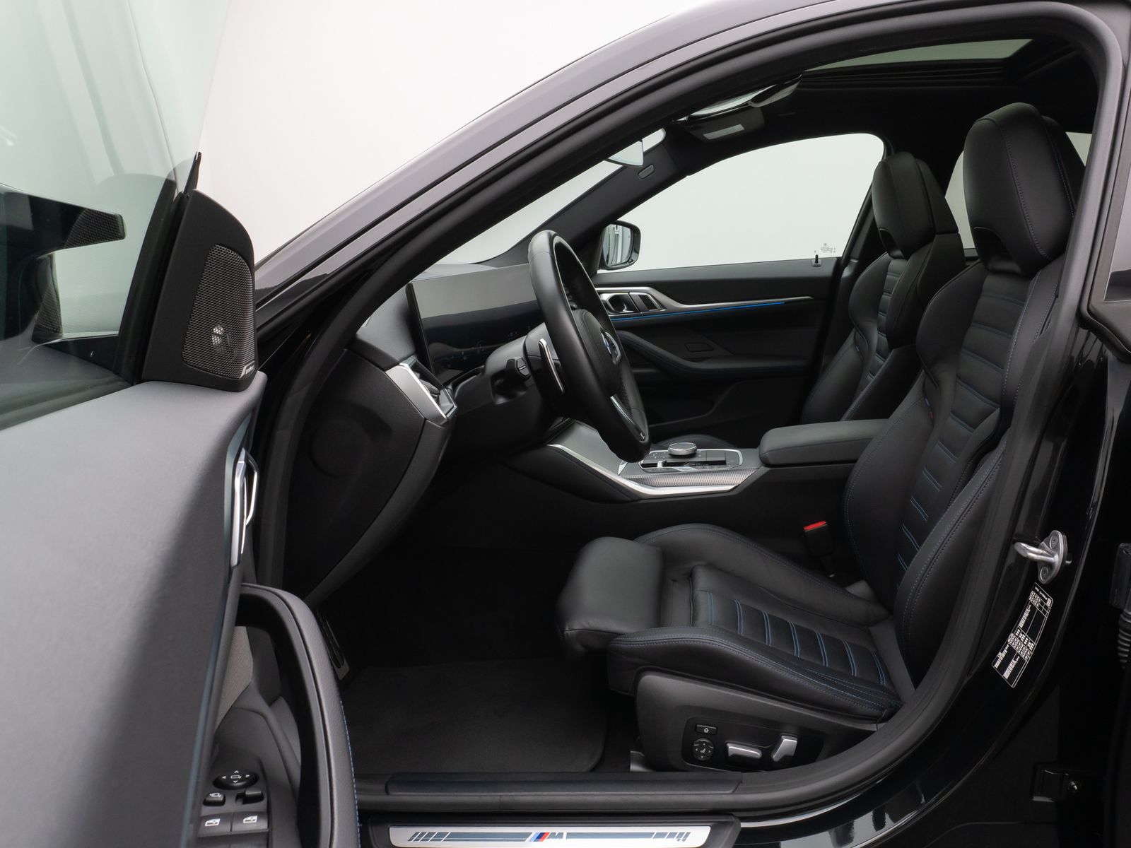 Fahrzeugabbildung BMW M440i Gran Coupé Kamera Glasdach HUD DAB H/K 19"