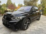 Volkswagen Tiguan R-Line Black MATRIX ACC CAM  20 Z HARMAN - Volkswagen Tiguan Geländewagen R line mit Benzin-Antrieb