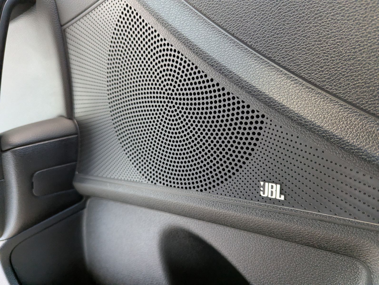 Fahrzeugabbildung Kia cee'd / Ceed 1.5 Ultimate Style-Pak. JBL ACC 7J