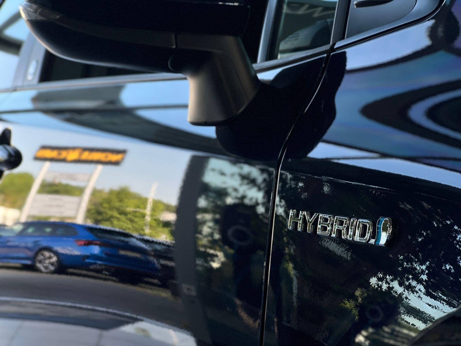 Fahrzeugabbildung Toyota Corolla 2.0 Hybrid Team D JBL LED RFK NAVI SHZ