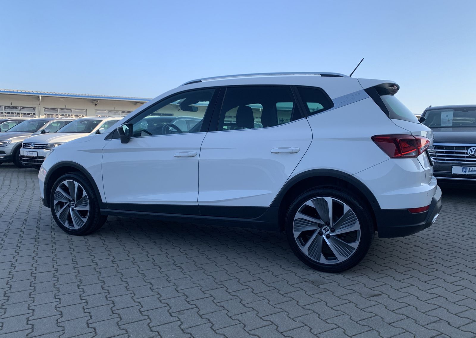 Fahrzeugabbildung SEAT Arona 1.5 TSI*FR*Beats*LED*AHK*Cam*ACC*