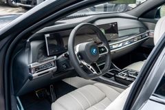 BMW M760 – 12 / 30
