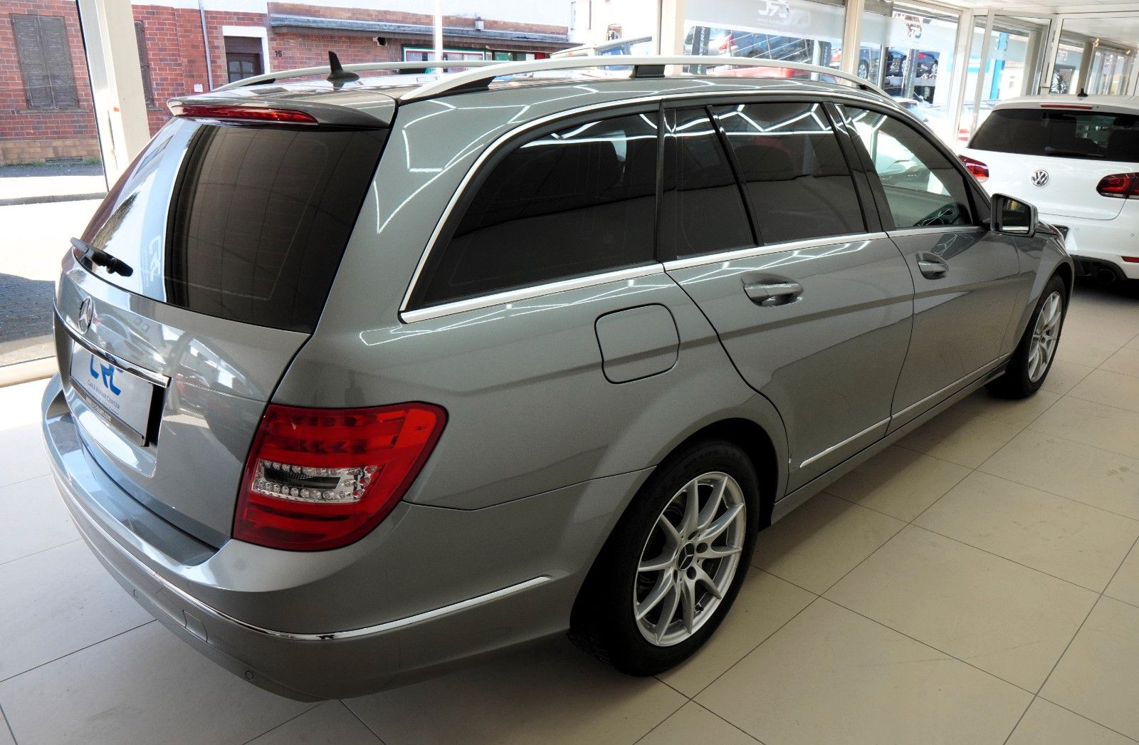 Fahrzeugabbildung Mercedes-Benz C 220 T CDI *Autom.*Navi*Xenon*Shz*Pano*AHK*