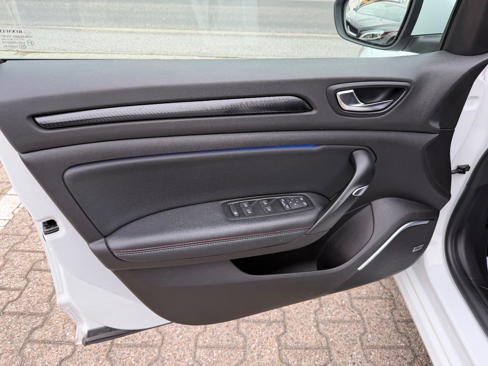 Fahrzeugabbildung Renault Megane IV Grandtour R.S. LINE 1-HD NAVI LED BOSE