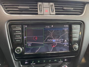 Skoda Octavia Combi RS *TEMPOMAT*NAVI*AHK*BI-XENON*