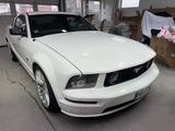 Ford Mustang GT 4.6 Manuell LPG - Ford Mustang aus 2006: Coupe