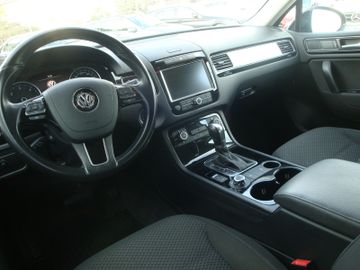 Volkswagen Touareg - 12