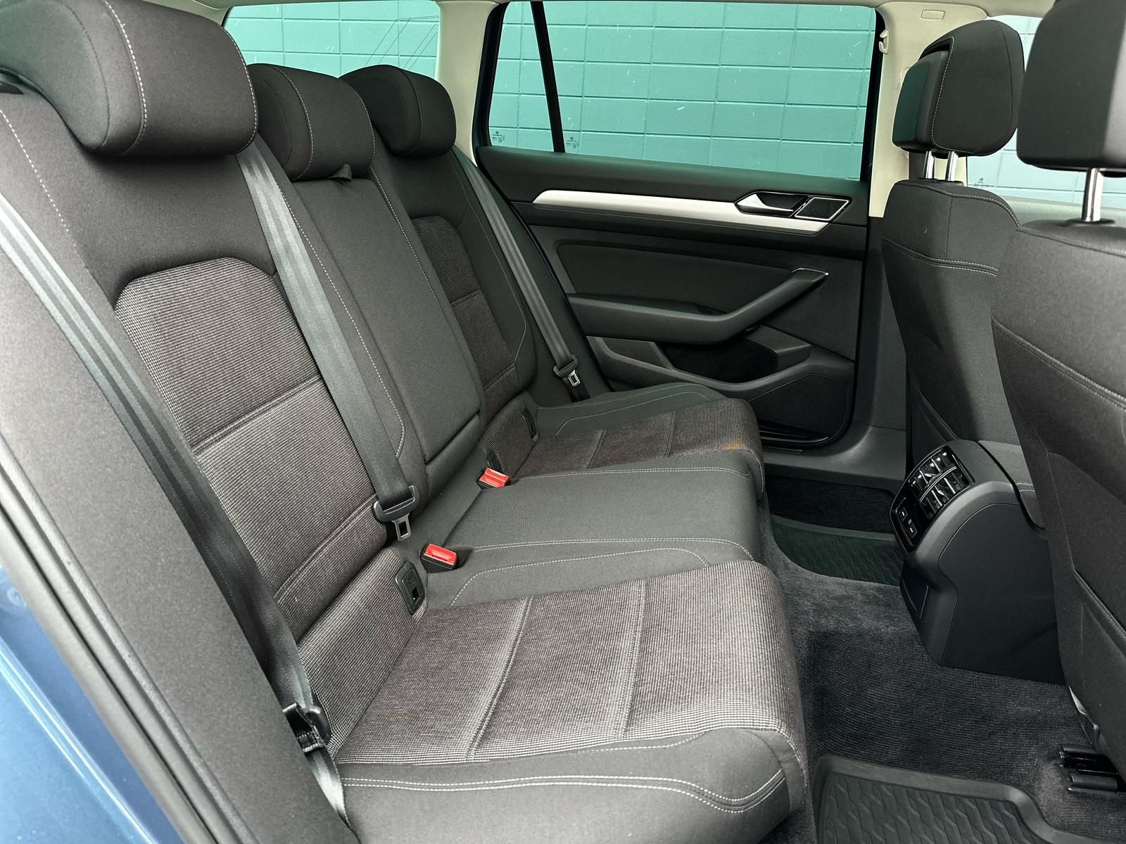 VW Passat 2.0TDI COMFORTLINE AHK#SHZ#ACC#NAVI#PANO - Image 16