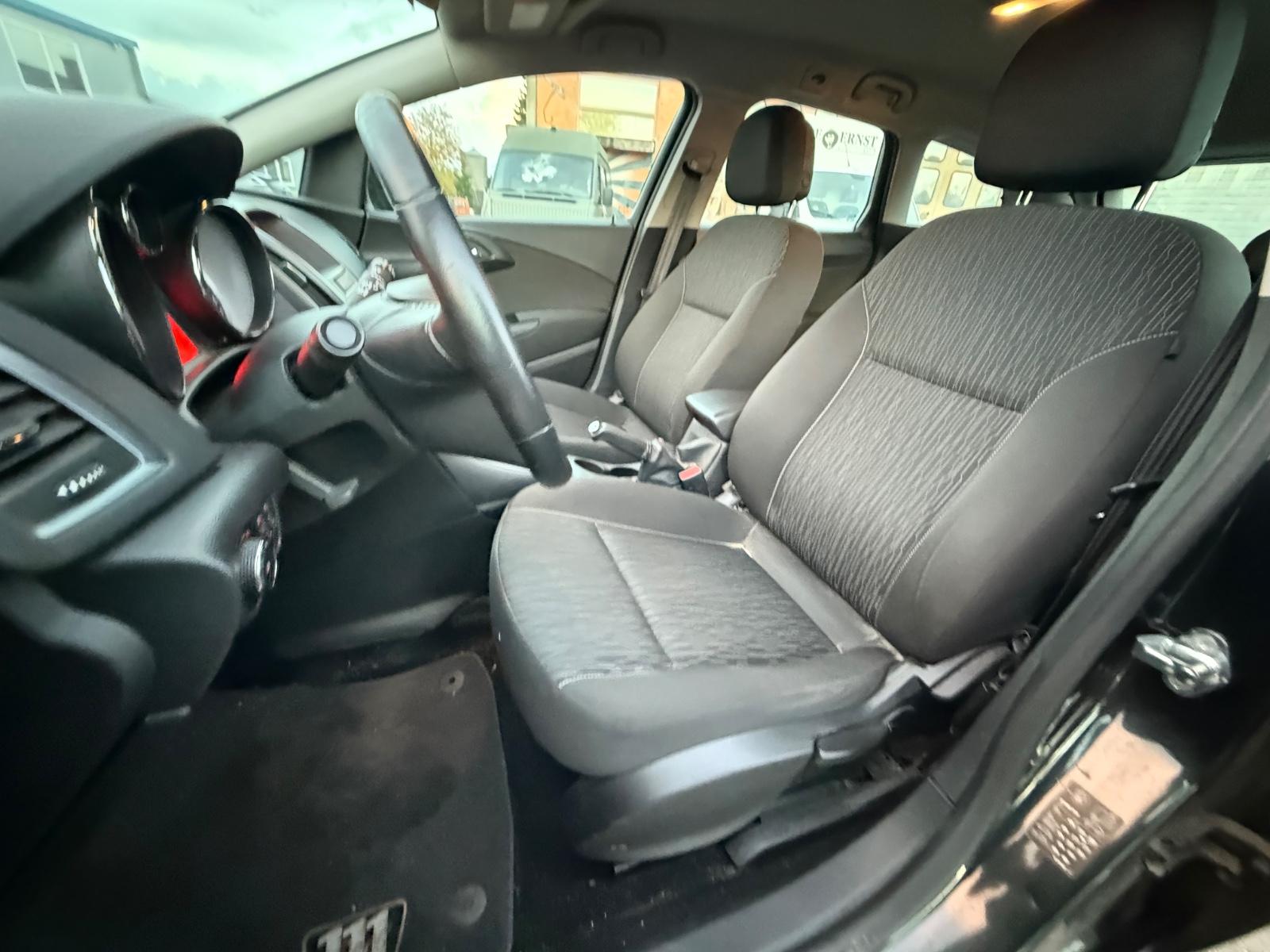 Opel Astra 2015 — photo 20