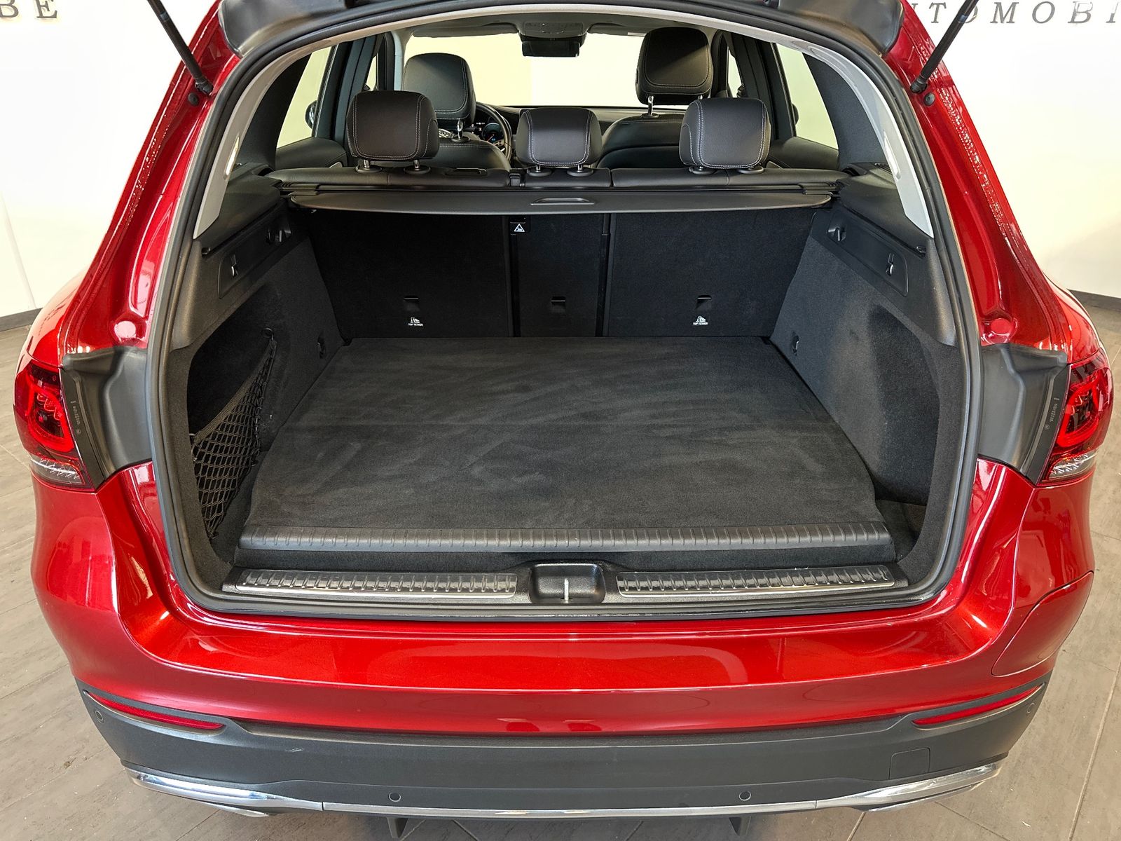 Fahrzeugabbildung Mercedes-Benz GLC 300de AMG-Line 4MATIC NAV+LED+AHK+KAM