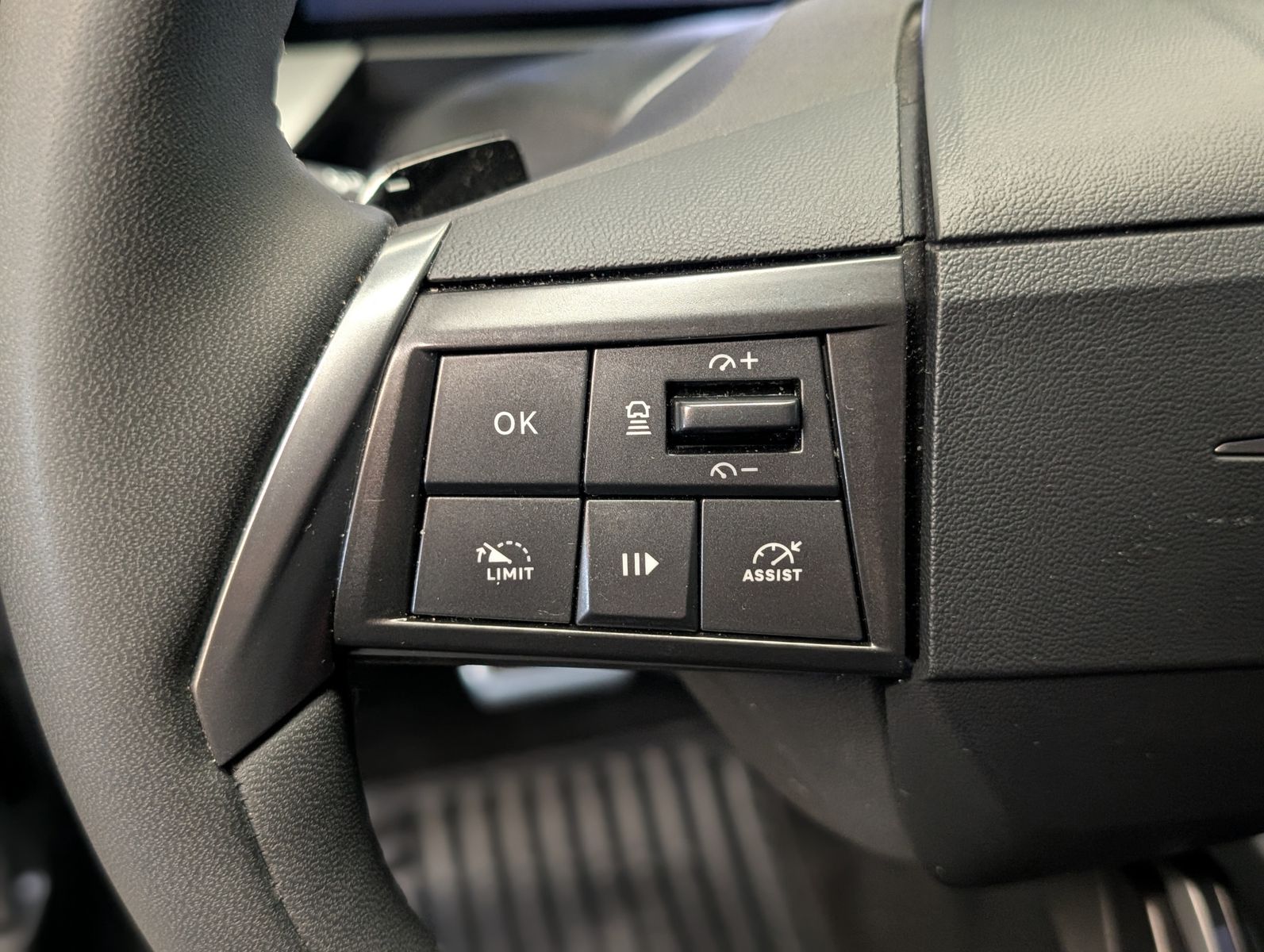Fahrzeugabbildung Opel Mokka GS BLACK INTEL LUX TECH KAM SHZ BHL VIRTUA