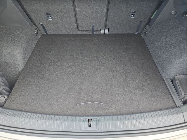 Tiguan 2,0 TDI Highline R-Line LED*AHK*KAMERA*AC