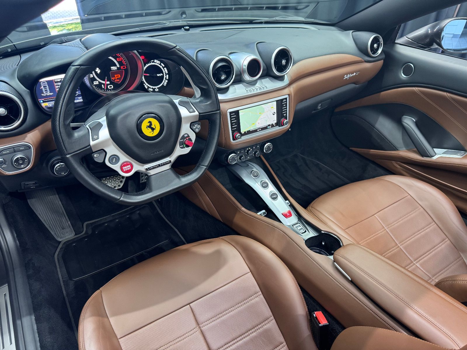 Fahrzeugabbildung Ferrari California T*SITZBELÜFTUNG*NAVI*DEUTSCHES FZG*