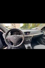 Opel Astra 1.9 1 Erste hand - Opel Astra aus 2006 mit Diesel-Antrieb: Limousine