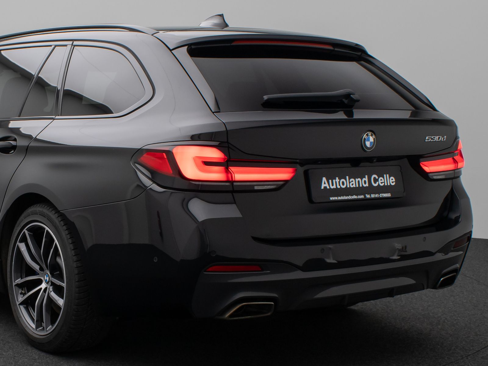 Fahrzeugabbildung BMW 530d  M Sport Panorama Kamera Laser HUD DAB HiFi