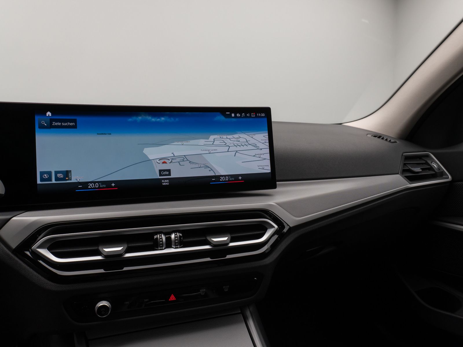 Fahrzeugabbildung BMW 318i DAB CockPit+ PDC Geschwindigkeitsreg LED