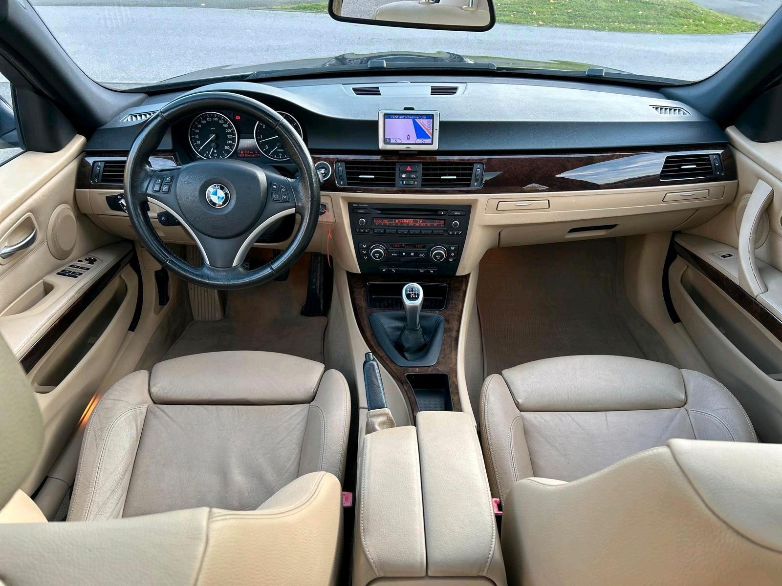BMW 318 2010 — photo 5
