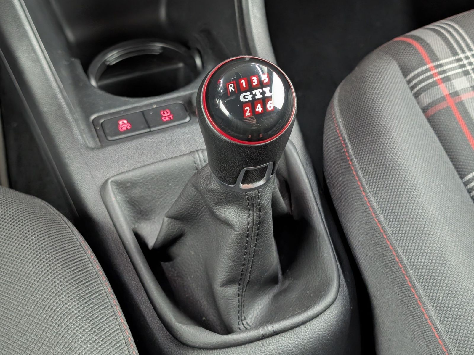 VW up ! GTI 1.0 TSI SHZ LED DAB – Bild 21