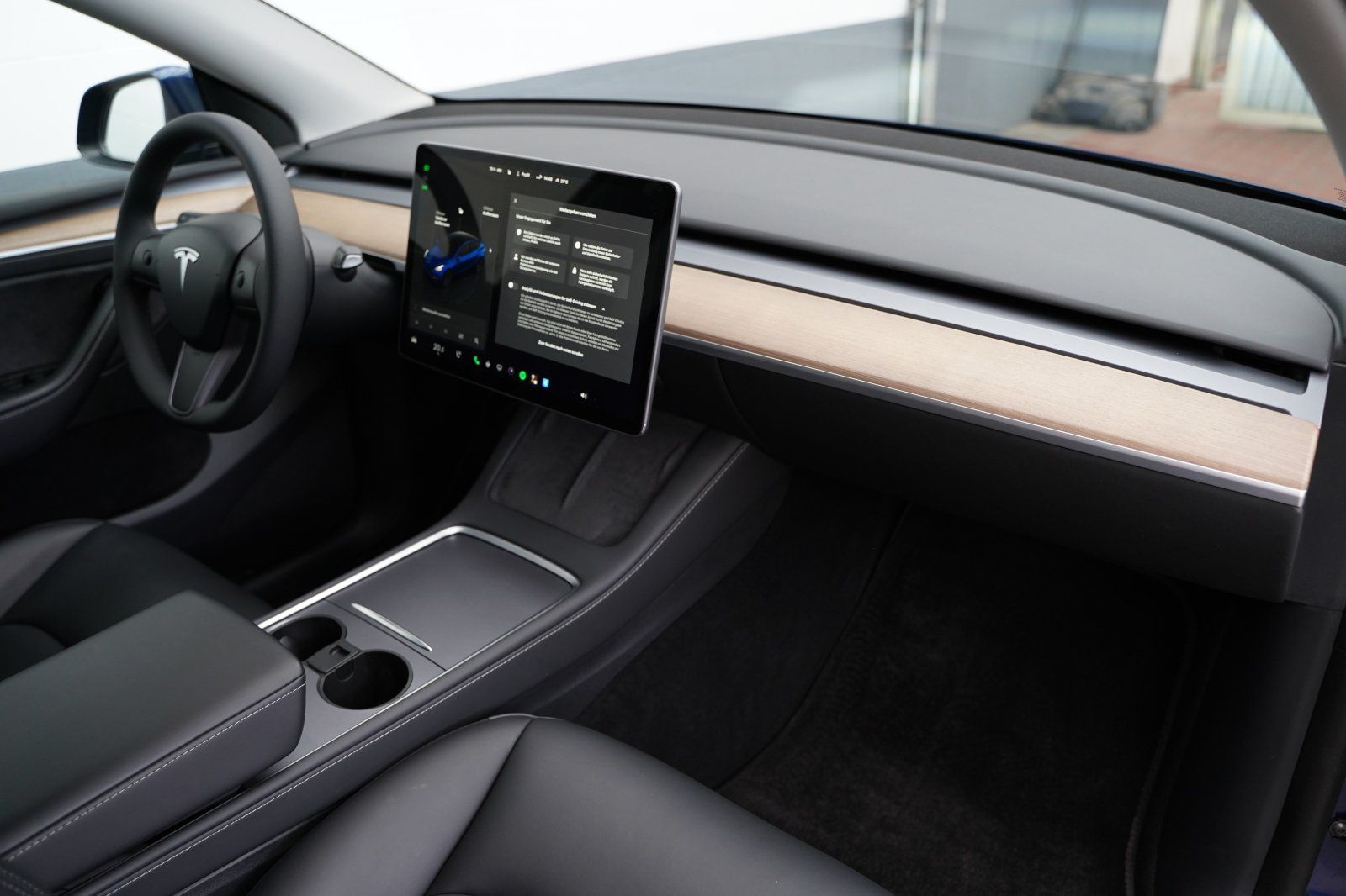 Tesla Model Y Long Range AWD 1.Hand foto 16