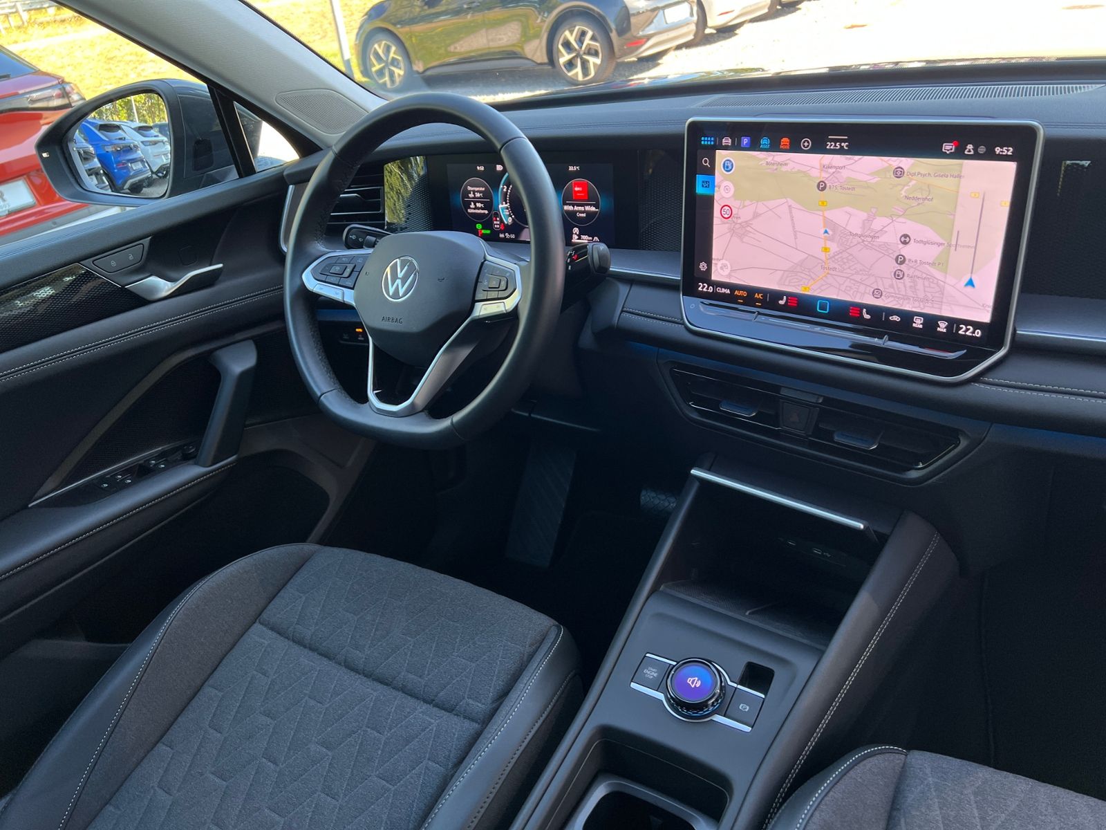 Fahrzeugabbildung Volkswagen Tayron LIFE 1.5 eTSI DSG *AHK, 7-Sitzer, LED, AC