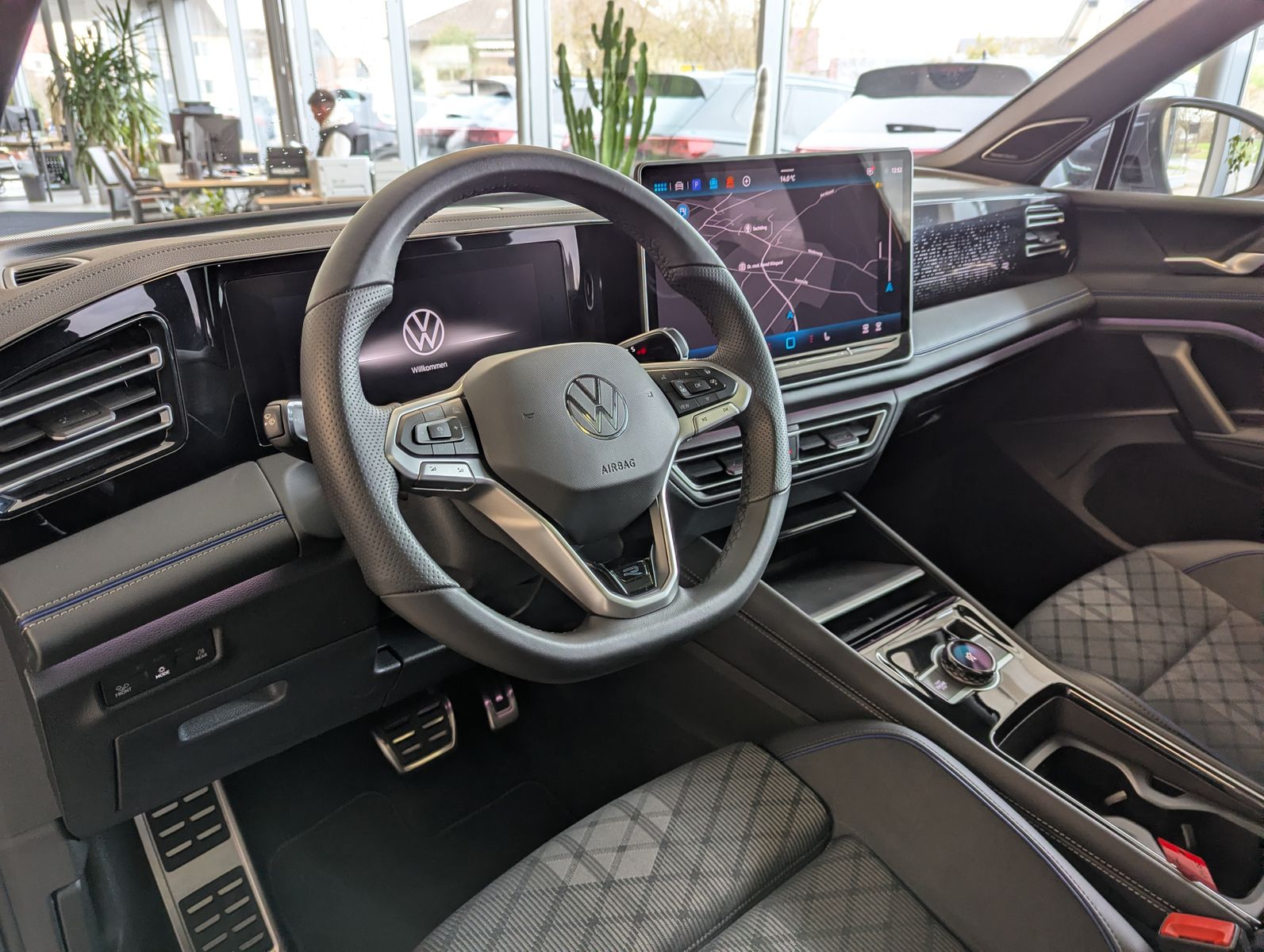 Image du véhicule Volkswagen Tiguan 2.0TDI R-Line 4M Pano H/K AHK Matrix 20