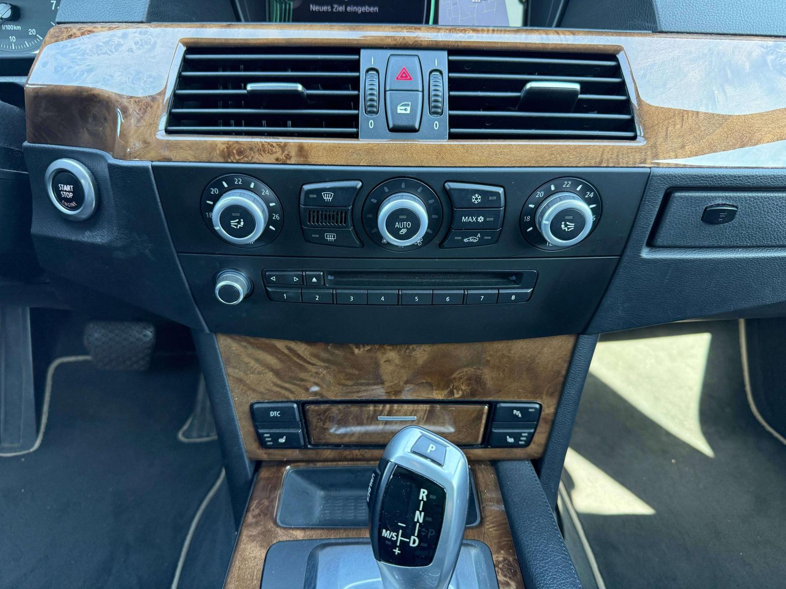 BMW 530i Automatik Touring 272 PS 8-fach