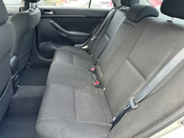 Toyota Avensis 1.8 Sol Lim.