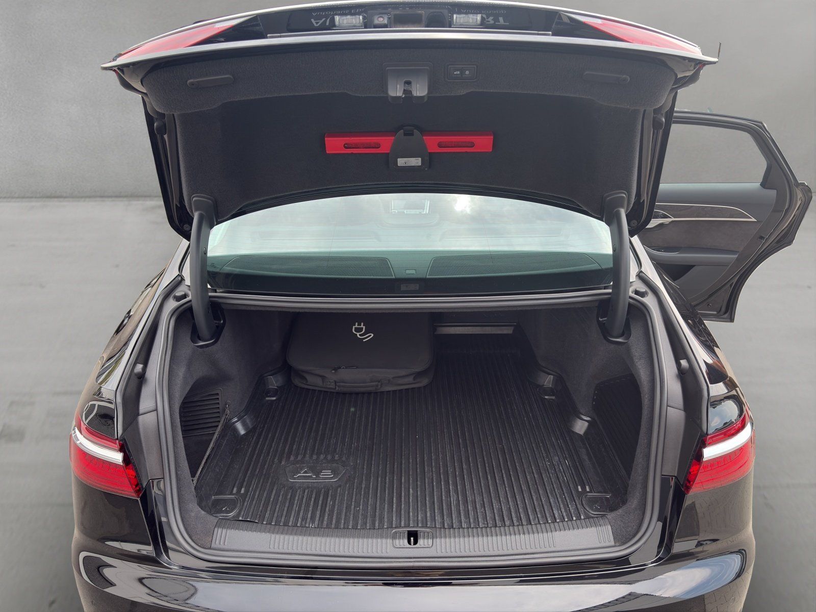 Fahrzeugabbildung Audi A8 60 3.0 TFSI e quattro/PANO-DACH/ACC/KAMERA/
