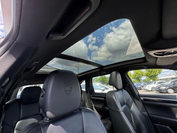 Porsche Cayenne - 9