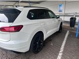 Volkswagen Touareg 3.0 V6 TDI 210kW 4MOT Tiptr. R-Line ... - VW Touareg Gebrauchtwagen in Frankfurt