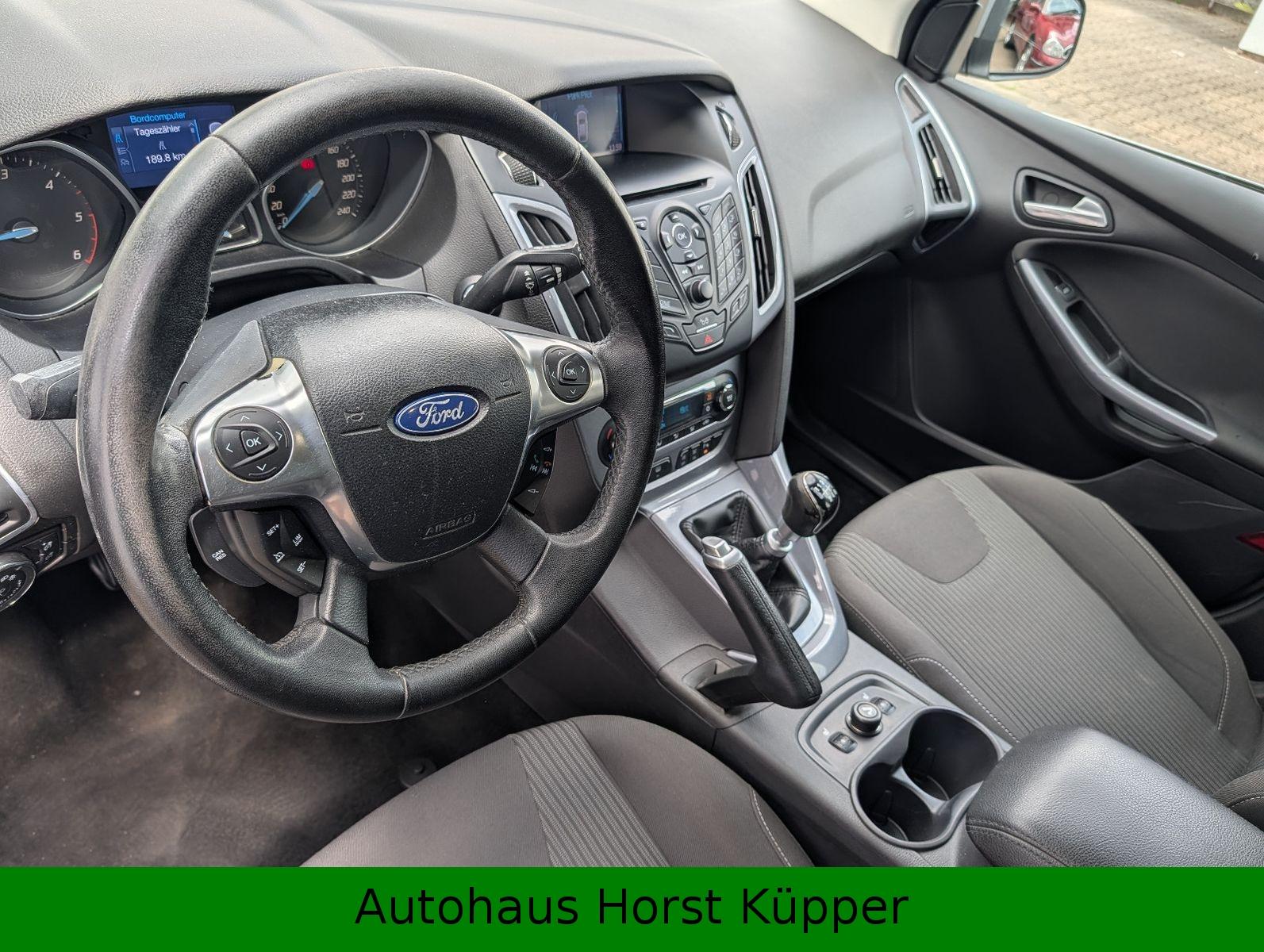 Ford Focus 2012 — photo 18