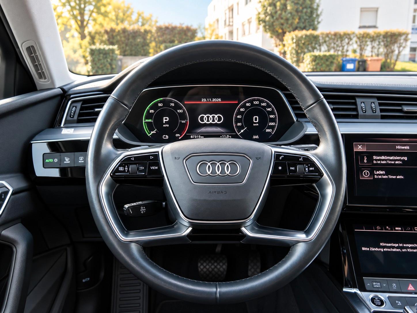 AUDI E-TRON - SPORTBACK 50 - 313 CV - BVA - ATTELAGE - ENTRETIEN AUDI