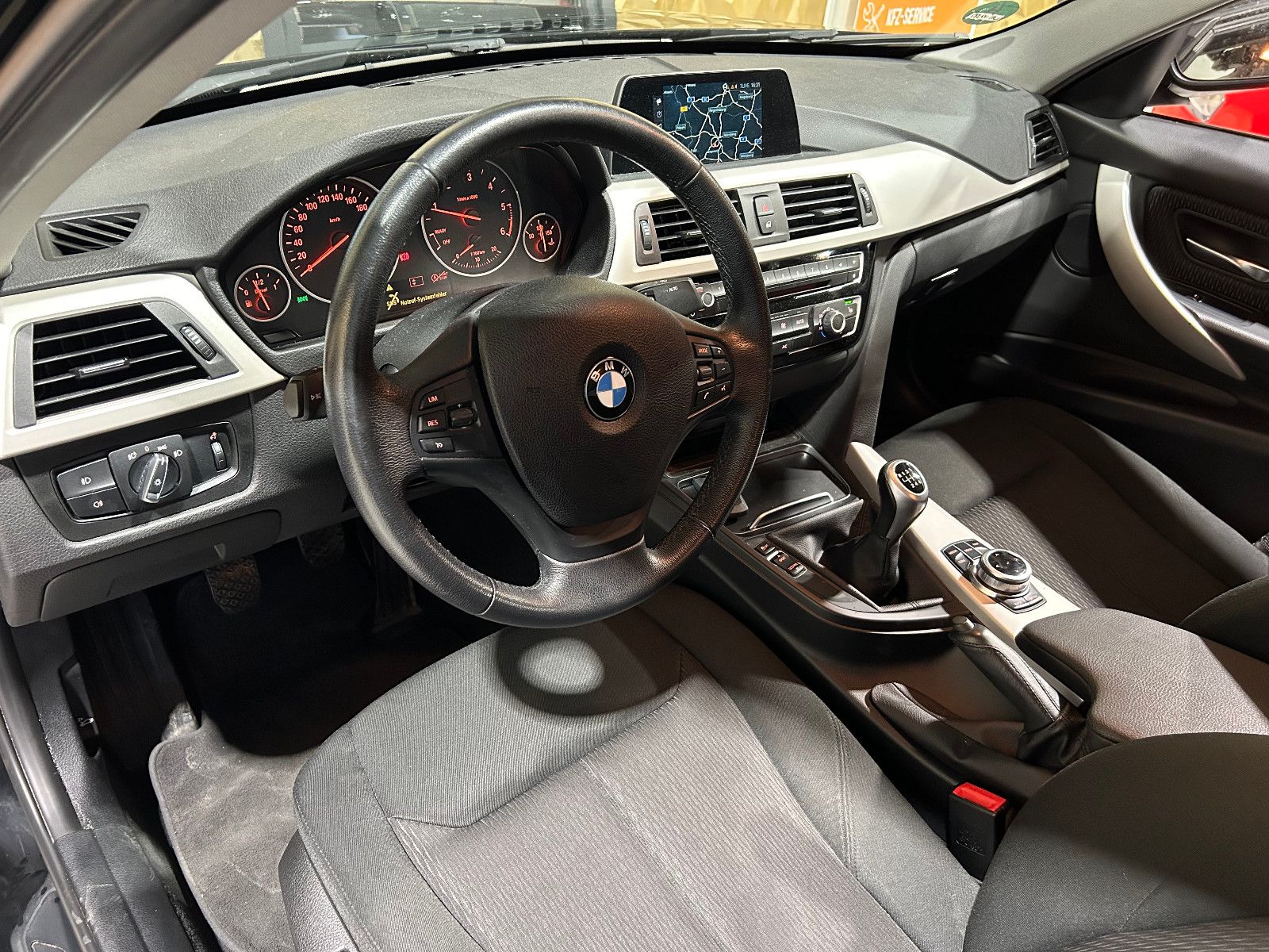 Fahrzeugabbildung BMW 318 d Advantage/NAVI7TEMPOMAT/SHZ/PDC/KLIMA