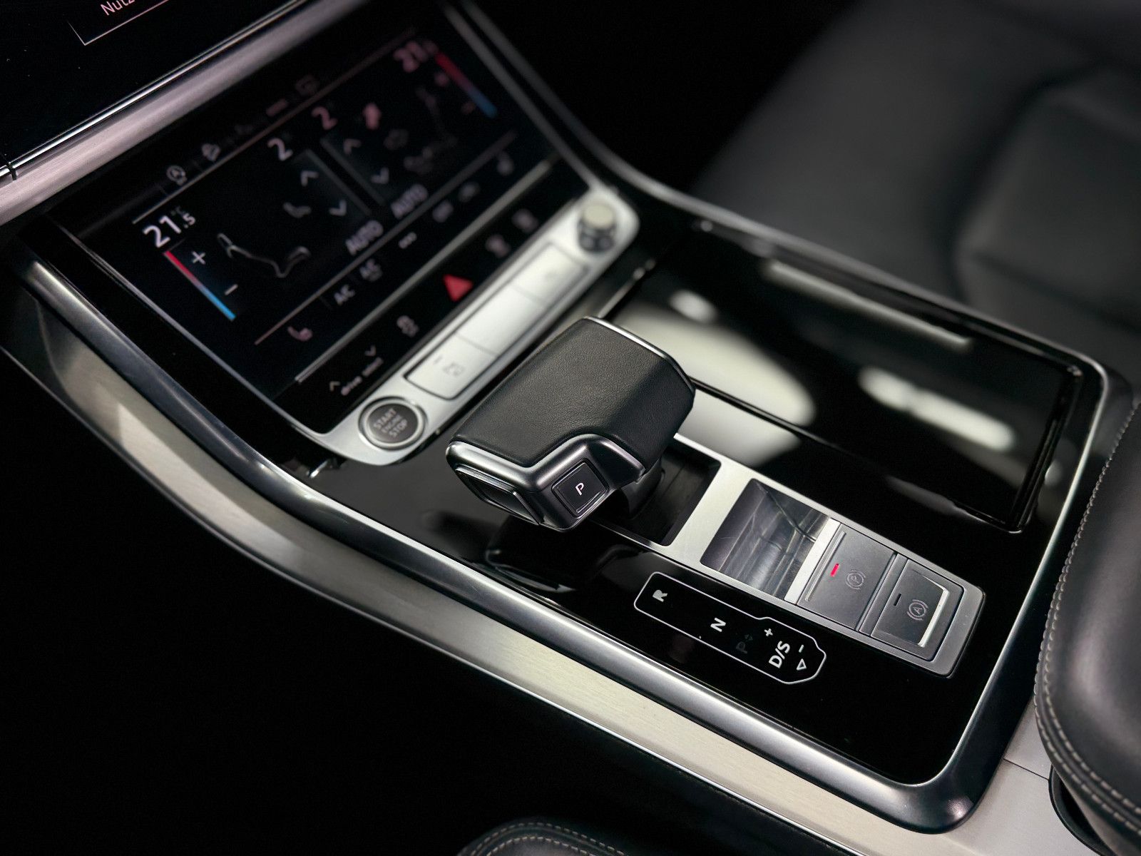 Fahrzeugabbildung Audi Q7 45 TDI quattro S line|PANO|KAMERA