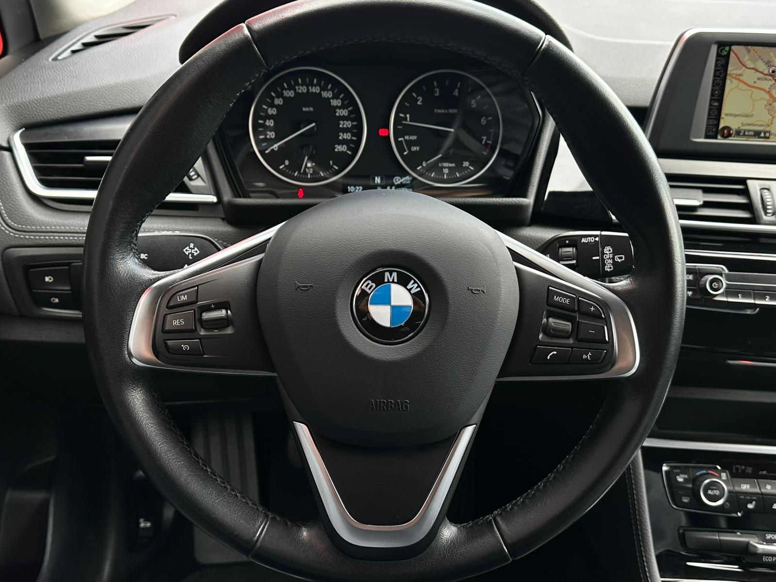 BMW 220i Active Tourer SPORTLINE* AHK#SHZ#NAVI#TEMPO - Image 11