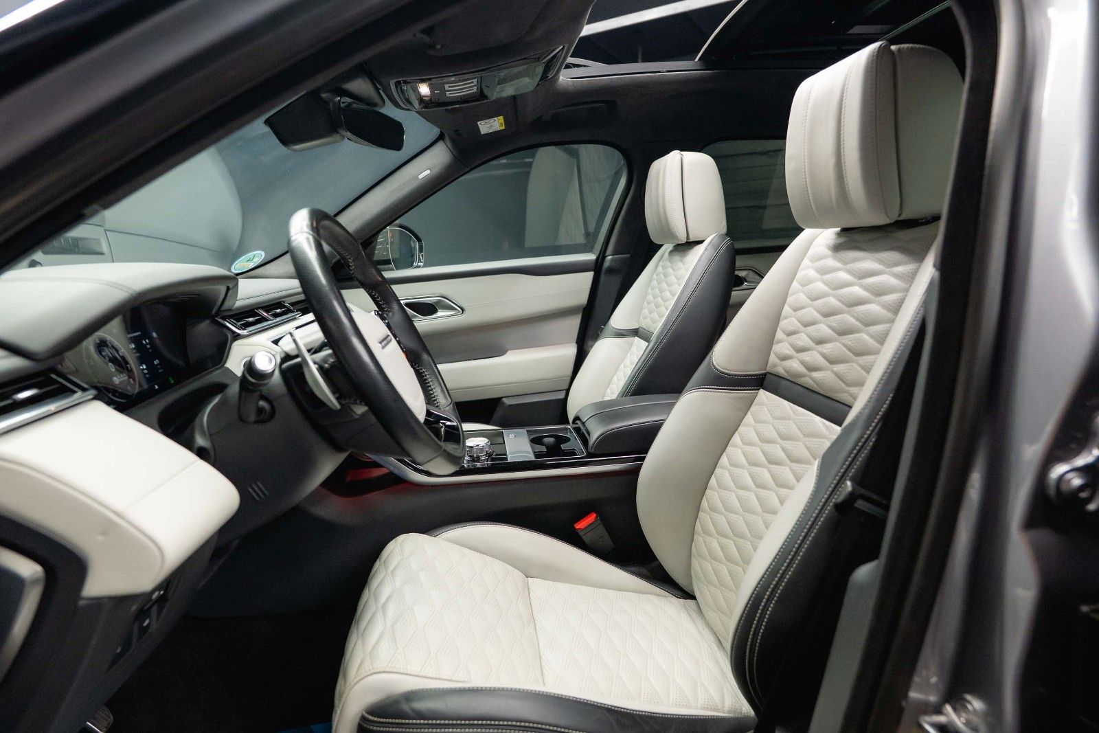 Fahrzeugabbildung Land Rover Velar SV Autobiography Dynamic Edition *ACC*19%*