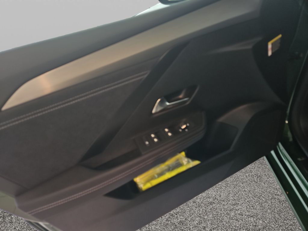 Fahrzeugabbildung Opel Astra Sports Tourer Electric Ultimate (L)