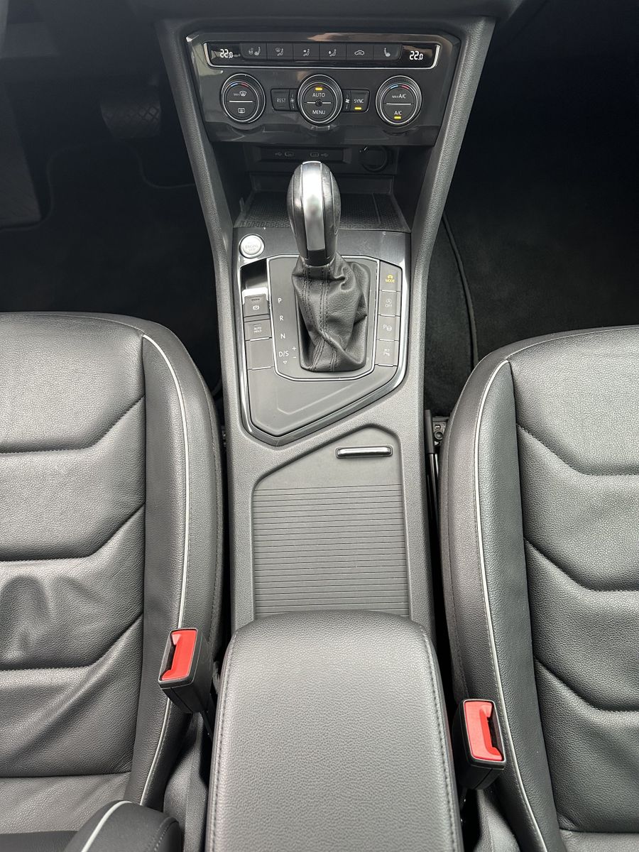 Fahrzeugabbildung Volkswagen Tiguan Allspace 1.5 TSI DSG HL NAV+LED+ACC+VCOCK