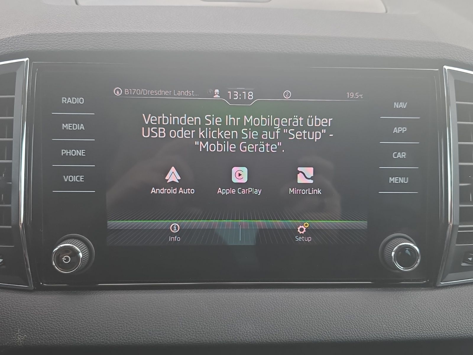 Fahrzeugabbildung SKODA Karoq Clever LED Navi AHK RFK VC SHZ