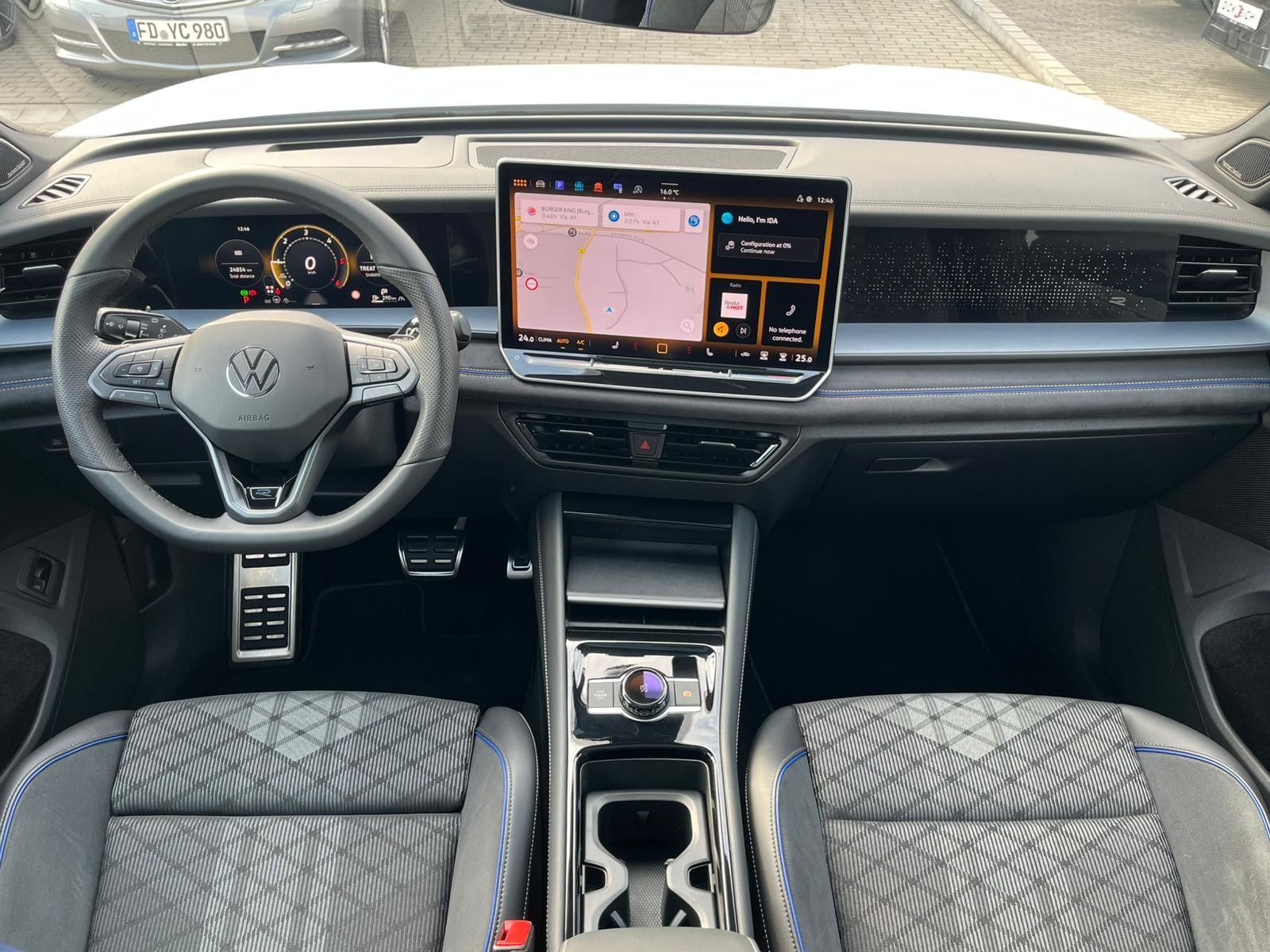 Fahrzeugabbildung Volkswagen Tayron 2.0 TDI 4M R-Line BLACK*7Si*MATRIX*PANO
