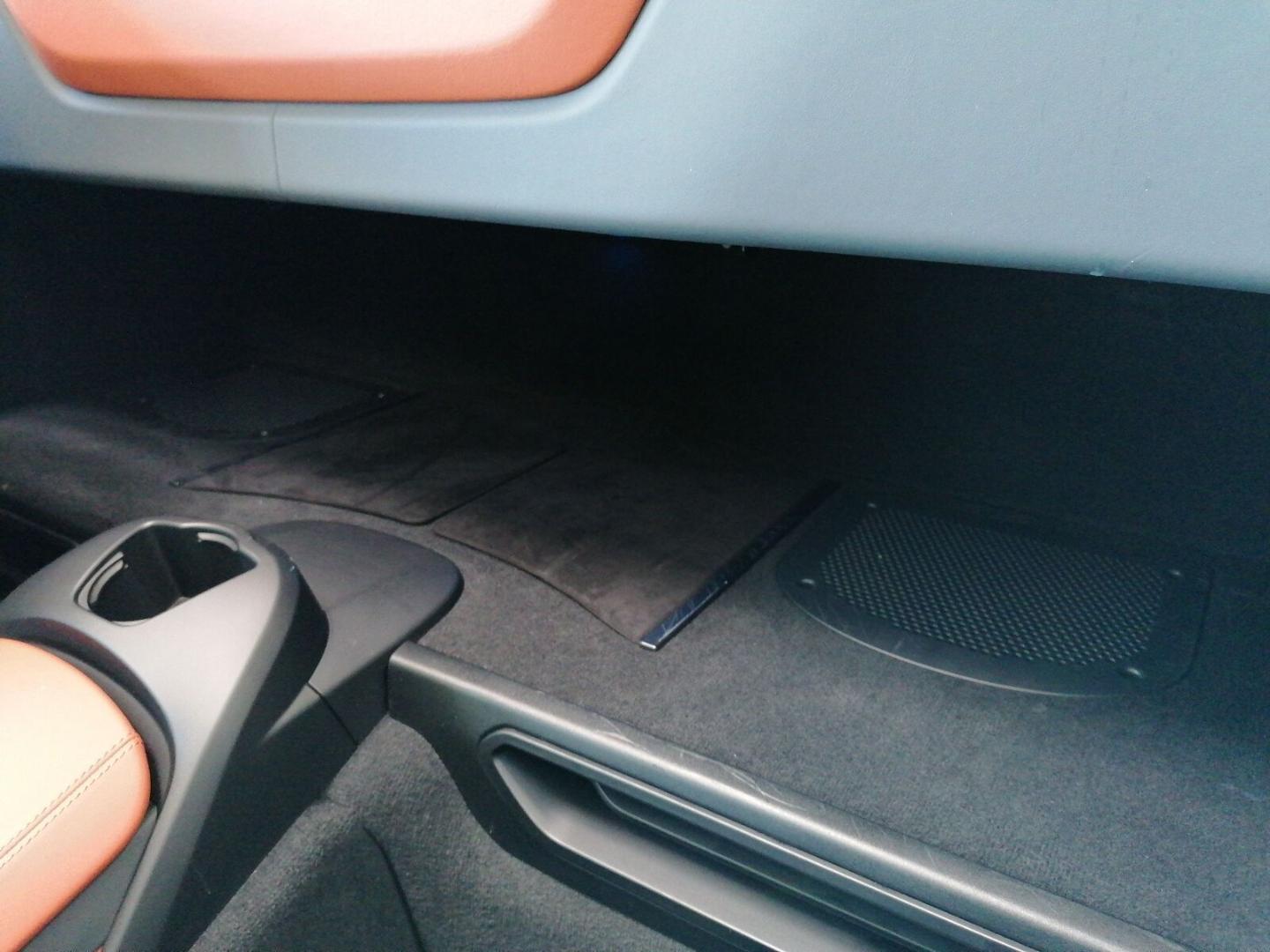 BMW i8 Roadster Ultimative Sophisto-Edition 1 of 200