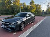 Mercedes-Benz E 63 AMG 4MATIC AMG 360/massage/schiebed./Drist+ - gebrauchte Mercedes-Benz E 63 AMG aus dem Jahr 2015
